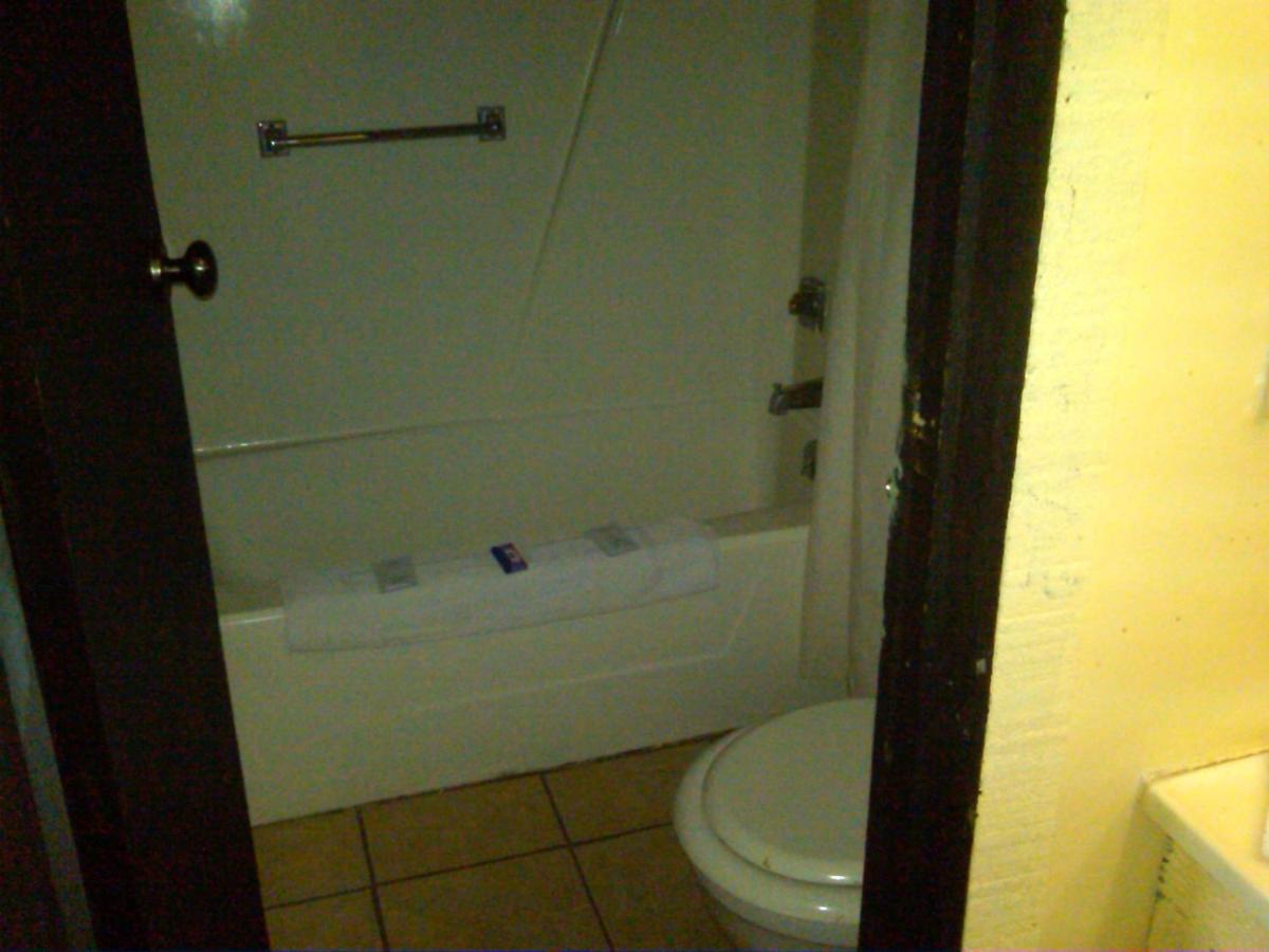 ナイツ イン バトル クリーク Mi バトルクリーク 部屋 写真